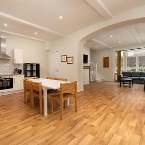Le Calme En Plein Centre Ville: Maison 4ch 4sdb Luik